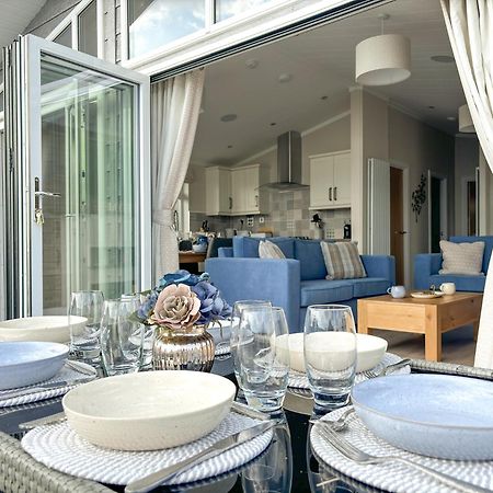 Lodge 9 Creek Caravan Park Ringstead 도체스터도싯 외부 사진