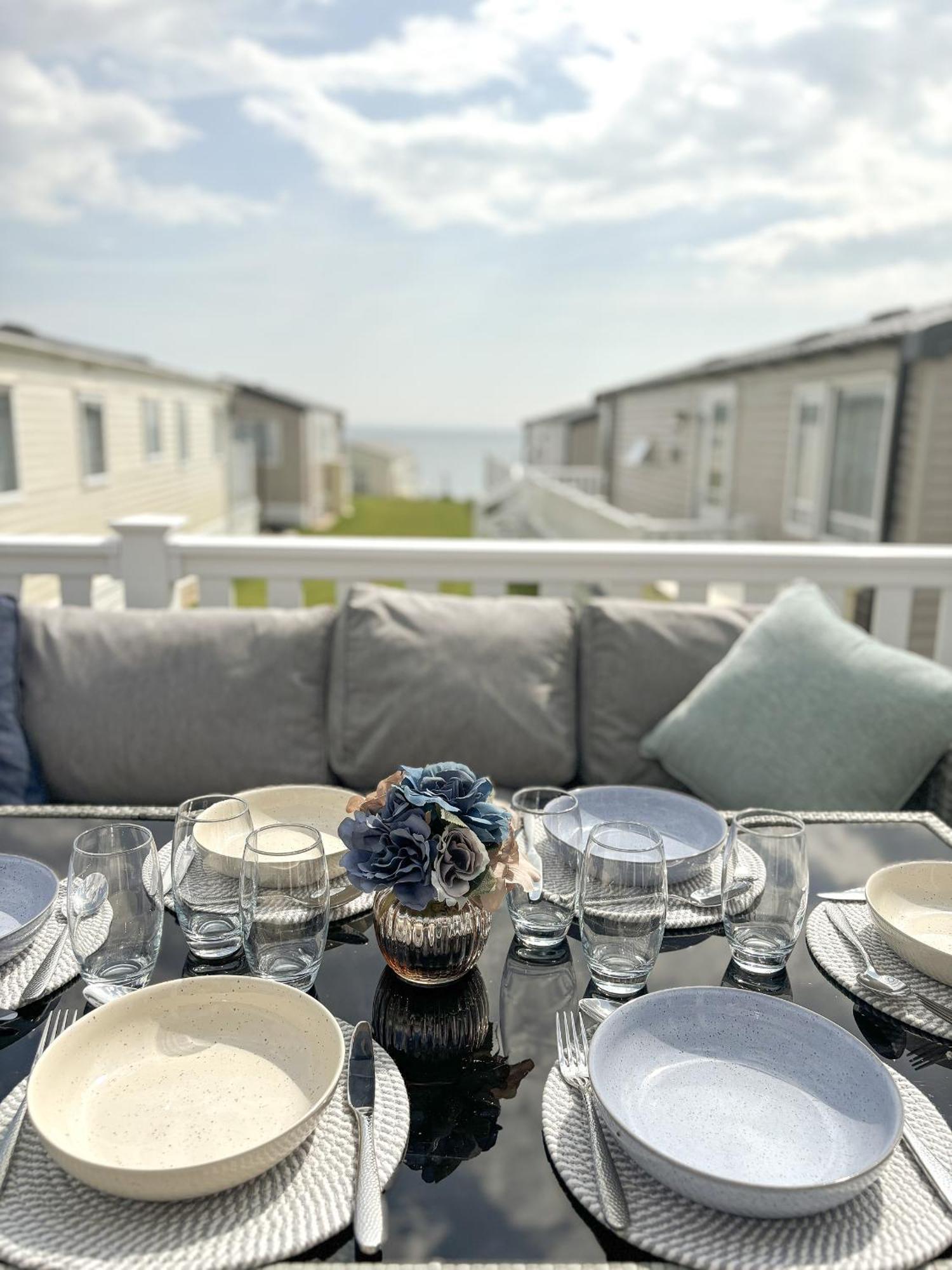 Lodge 9 Creek Caravan Park Ringstead 도체스터도싯 외부 사진