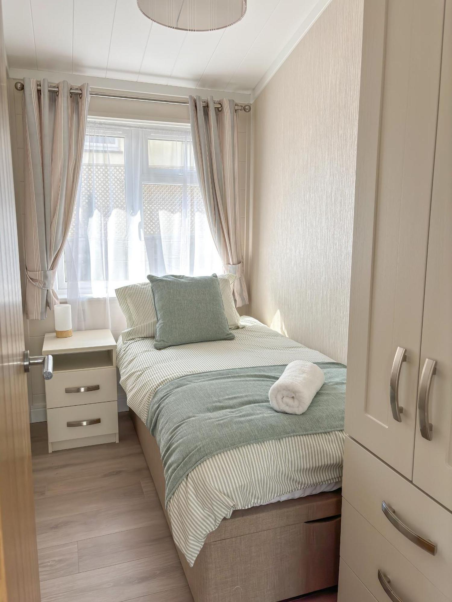 Lodge 9 Creek Caravan Park Ringstead 도체스터도싯 외부 사진